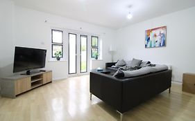 Immaculate Rooms Near Nine Elms & Battersea